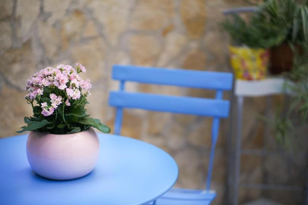Blue Courtyard Howme